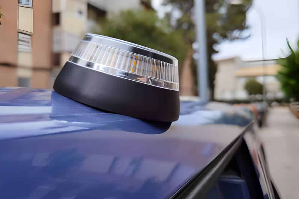 ¿Cuándo hay que utilizar en el coche las luces de emergencia?